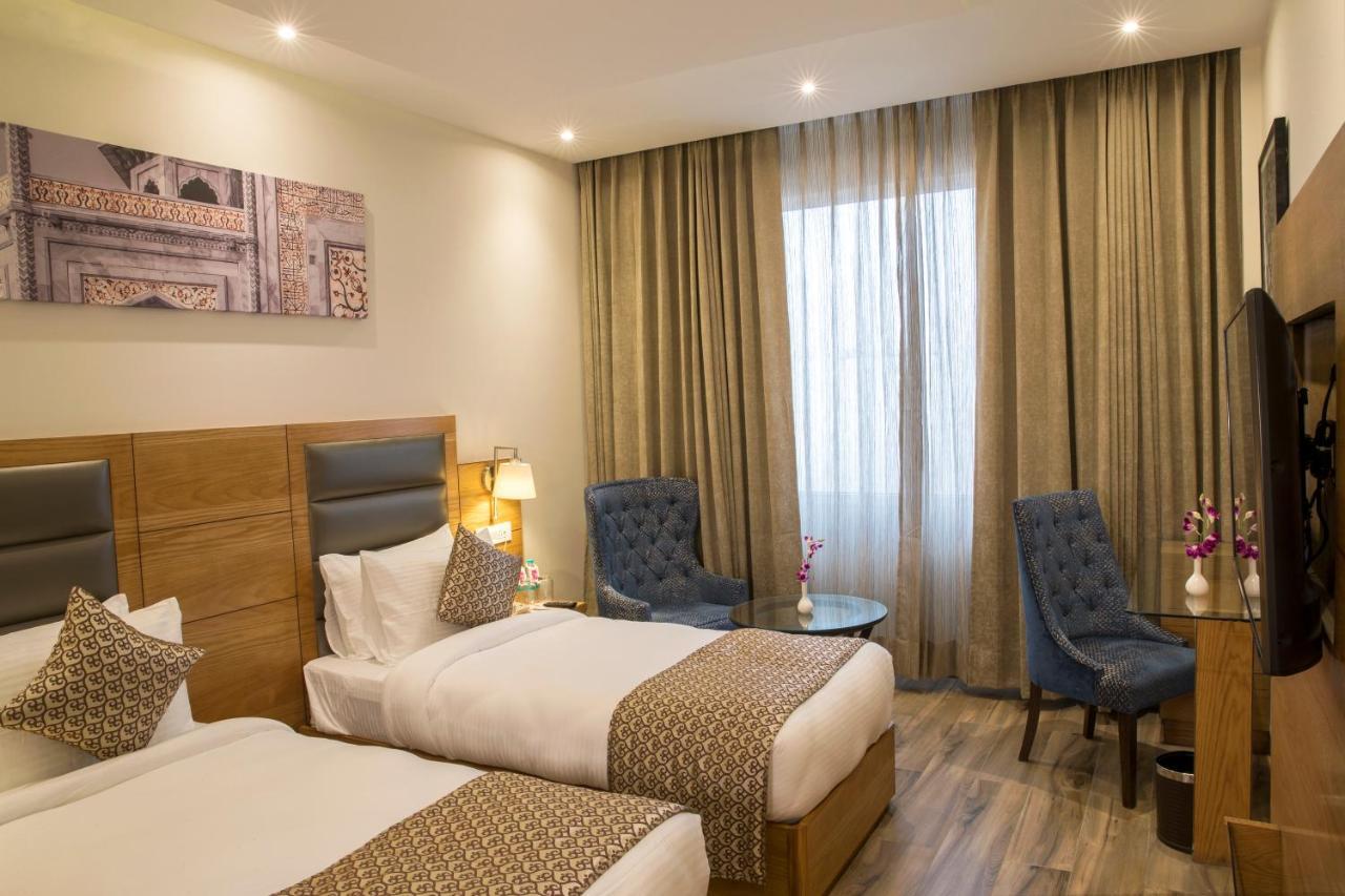 Regenta Central Cassia Zirakpur Chandigarh Buitenkant foto