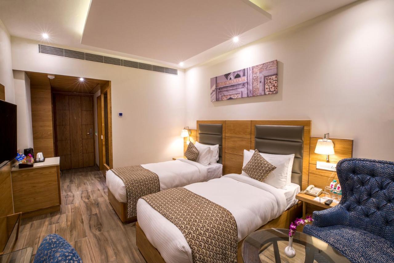 Regenta Central Cassia Zirakpur Chandigarh Buitenkant foto