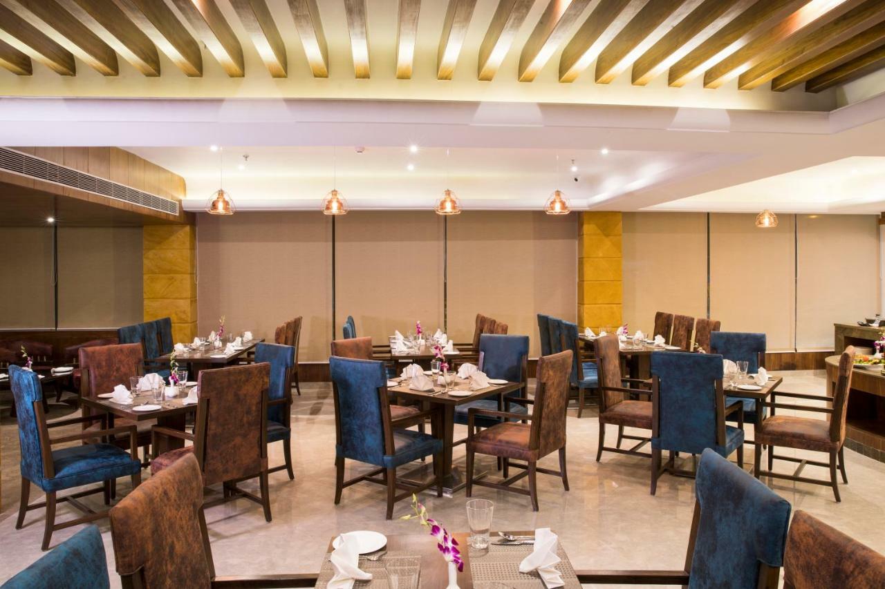 Regenta Central Cassia Zirakpur Chandigarh Buitenkant foto