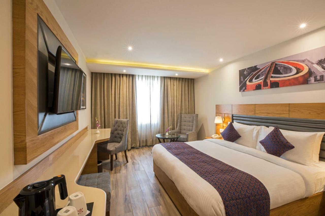Regenta Central Cassia Zirakpur Chandigarh Buitenkant foto