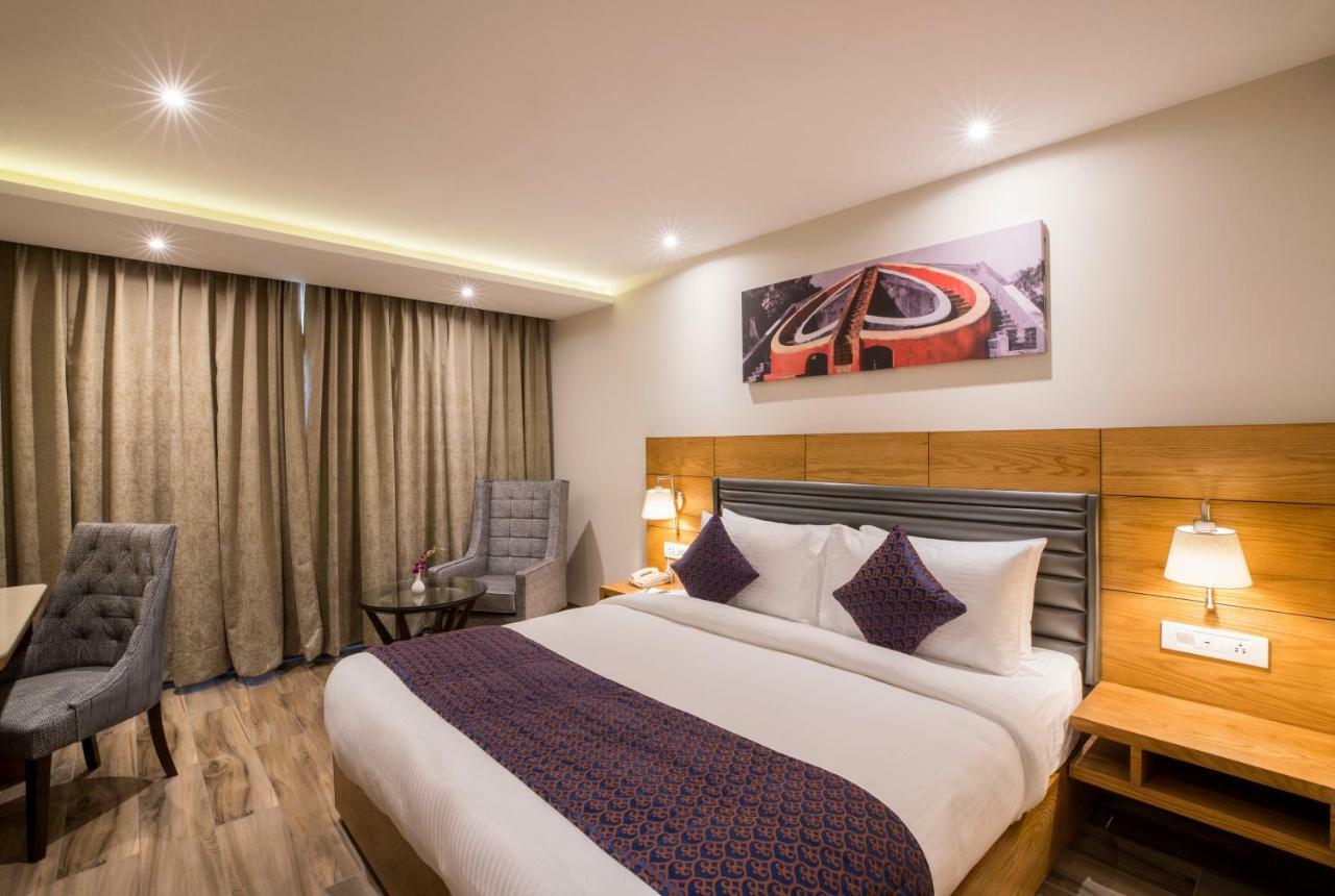 Regenta Central Cassia Zirakpur Chandigarh Buitenkant foto