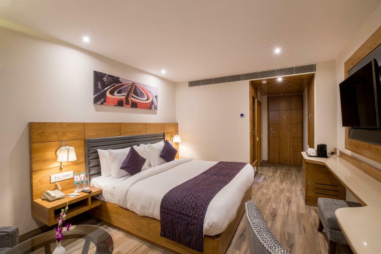 Regenta Central Cassia Zirakpur Chandigarh Buitenkant foto
