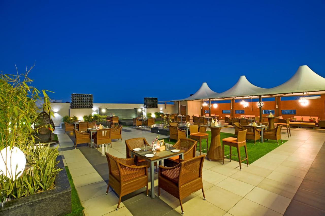 Regenta Central Cassia Zirakpur Chandigarh Buitenkant foto